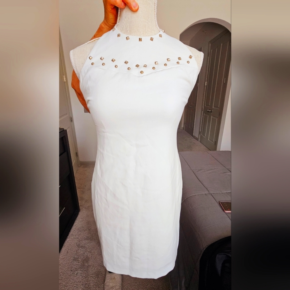 White dres